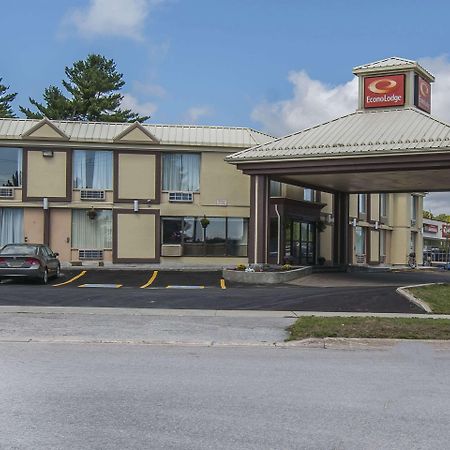 Econo Lodge Orillia Esterno foto