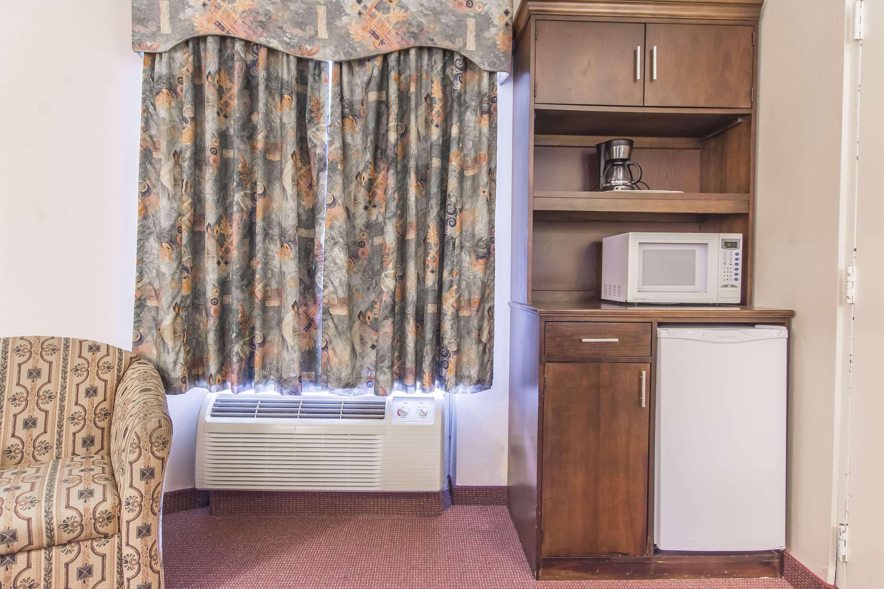 Econo Lodge Orillia Esterno foto