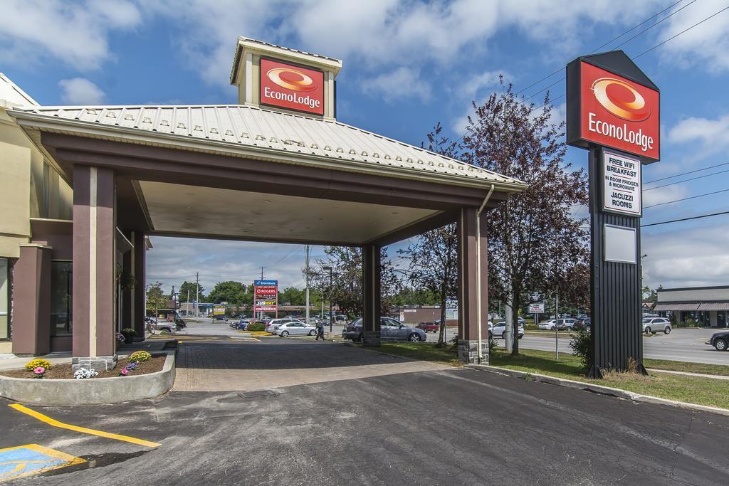 Econo Lodge Orillia Esterno foto