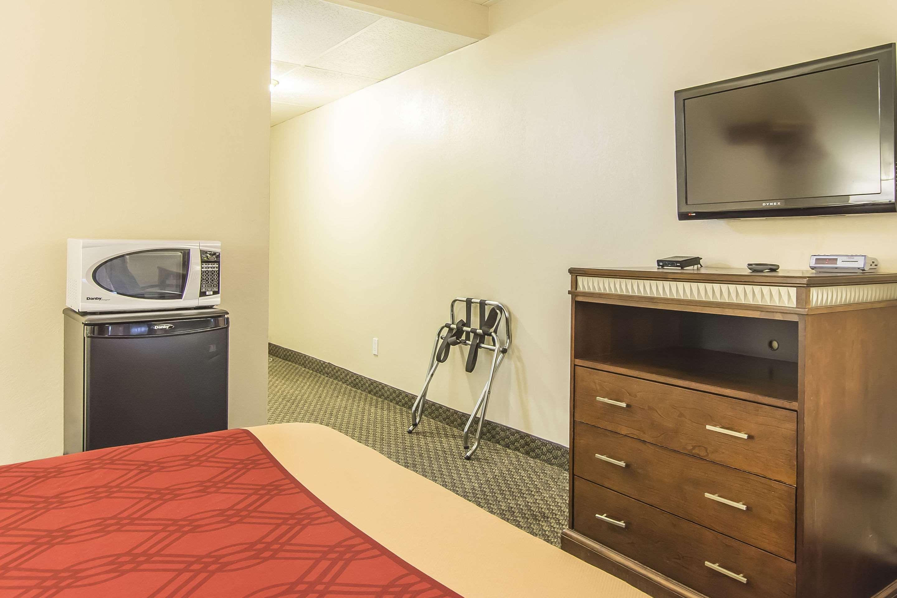 Econo Lodge Orillia Esterno foto