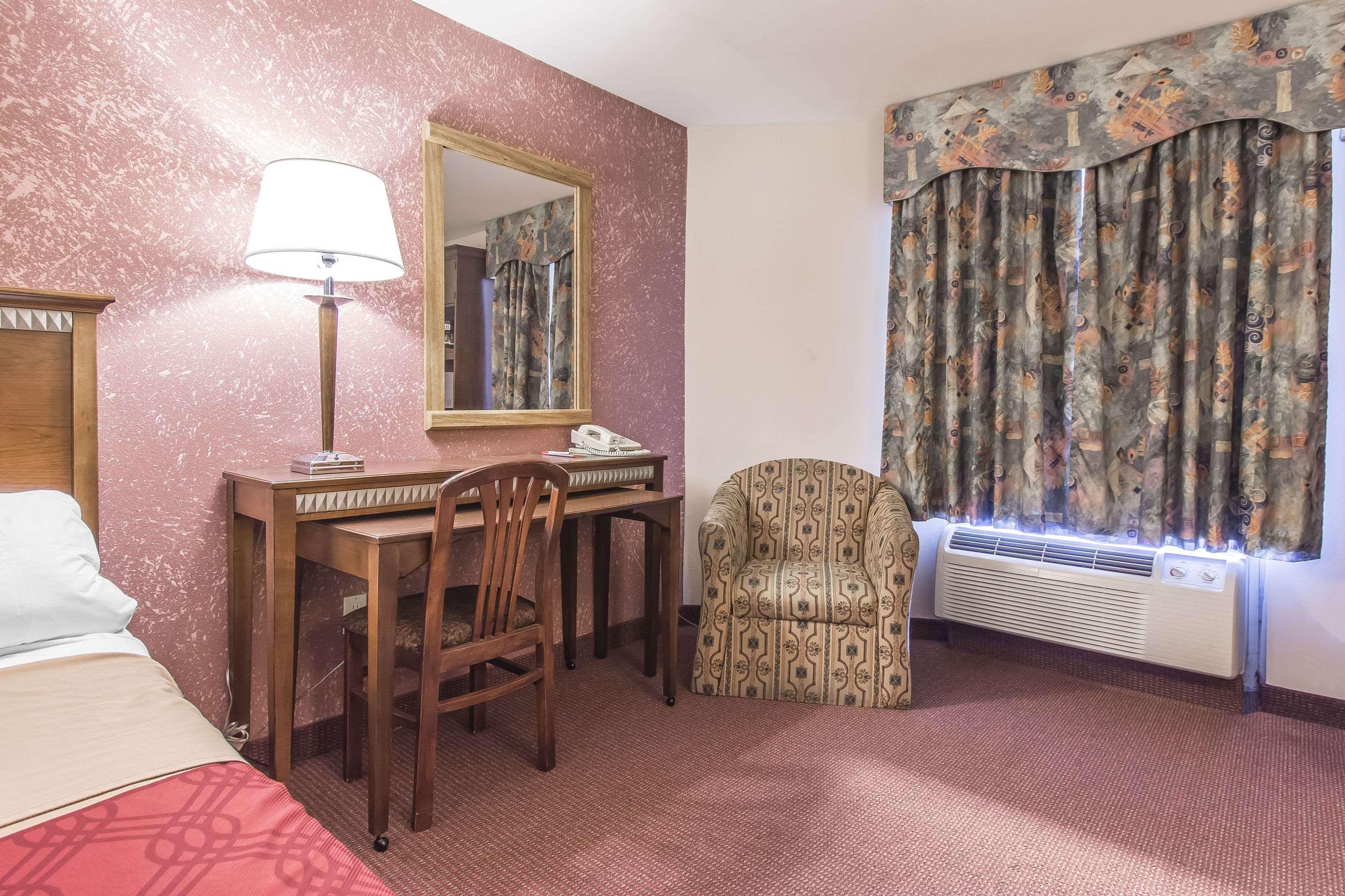 Econo Lodge Orillia Esterno foto