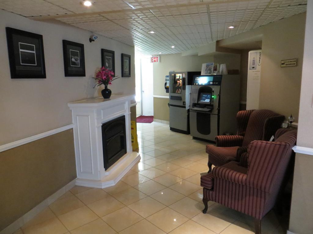 Econo Lodge Orillia Esterno foto