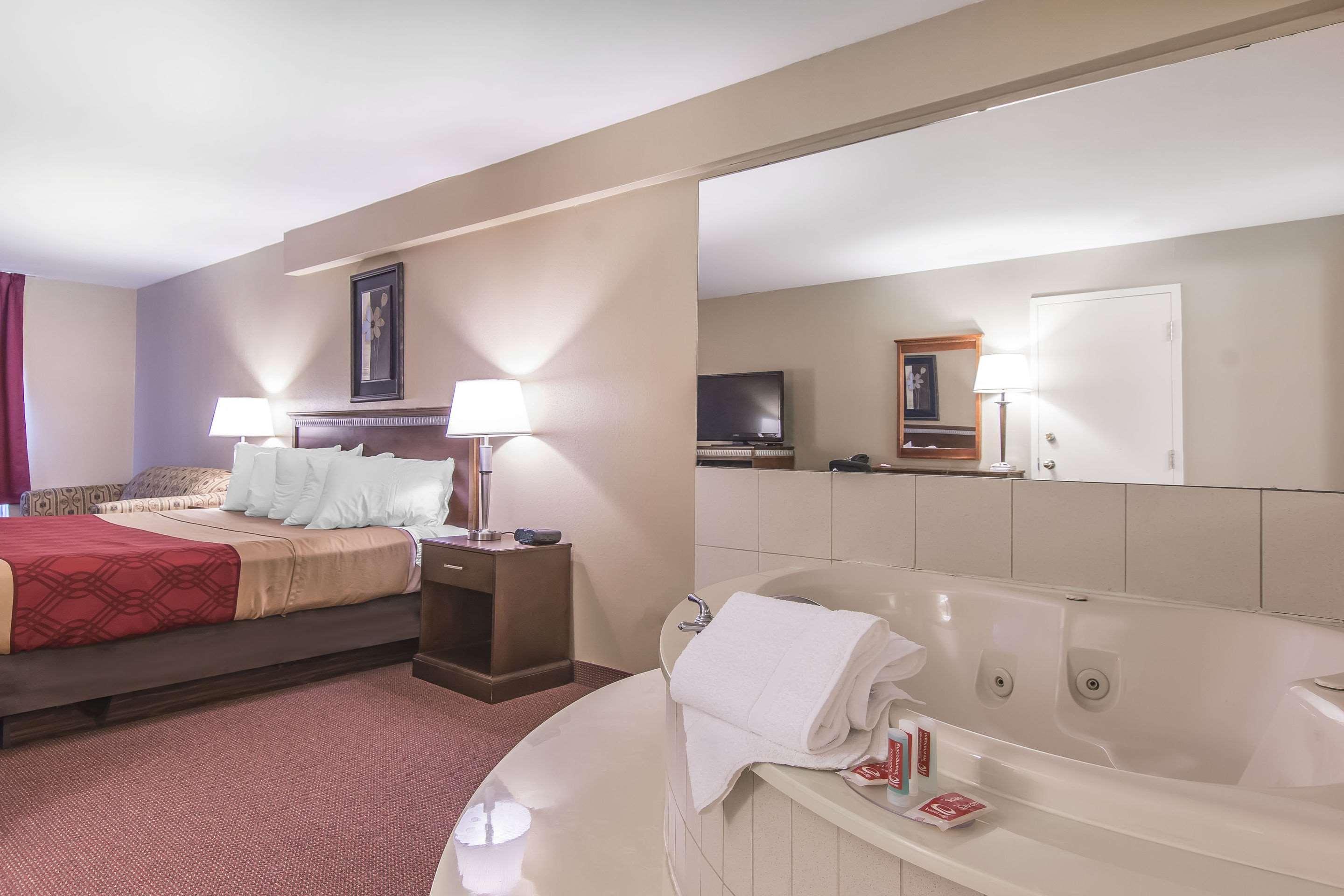 Econo Lodge Orillia Esterno foto
