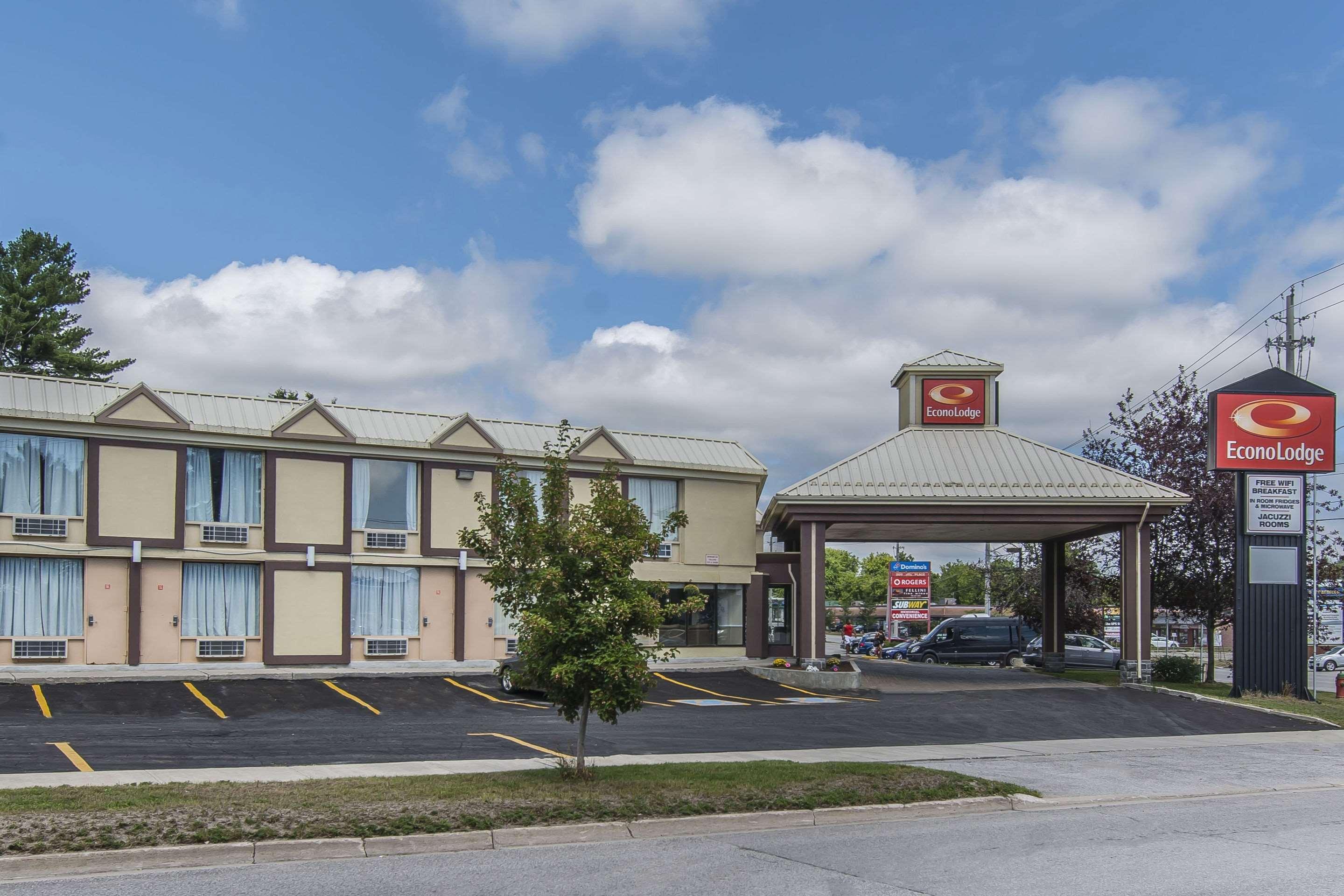 Econo Lodge Orillia Esterno foto